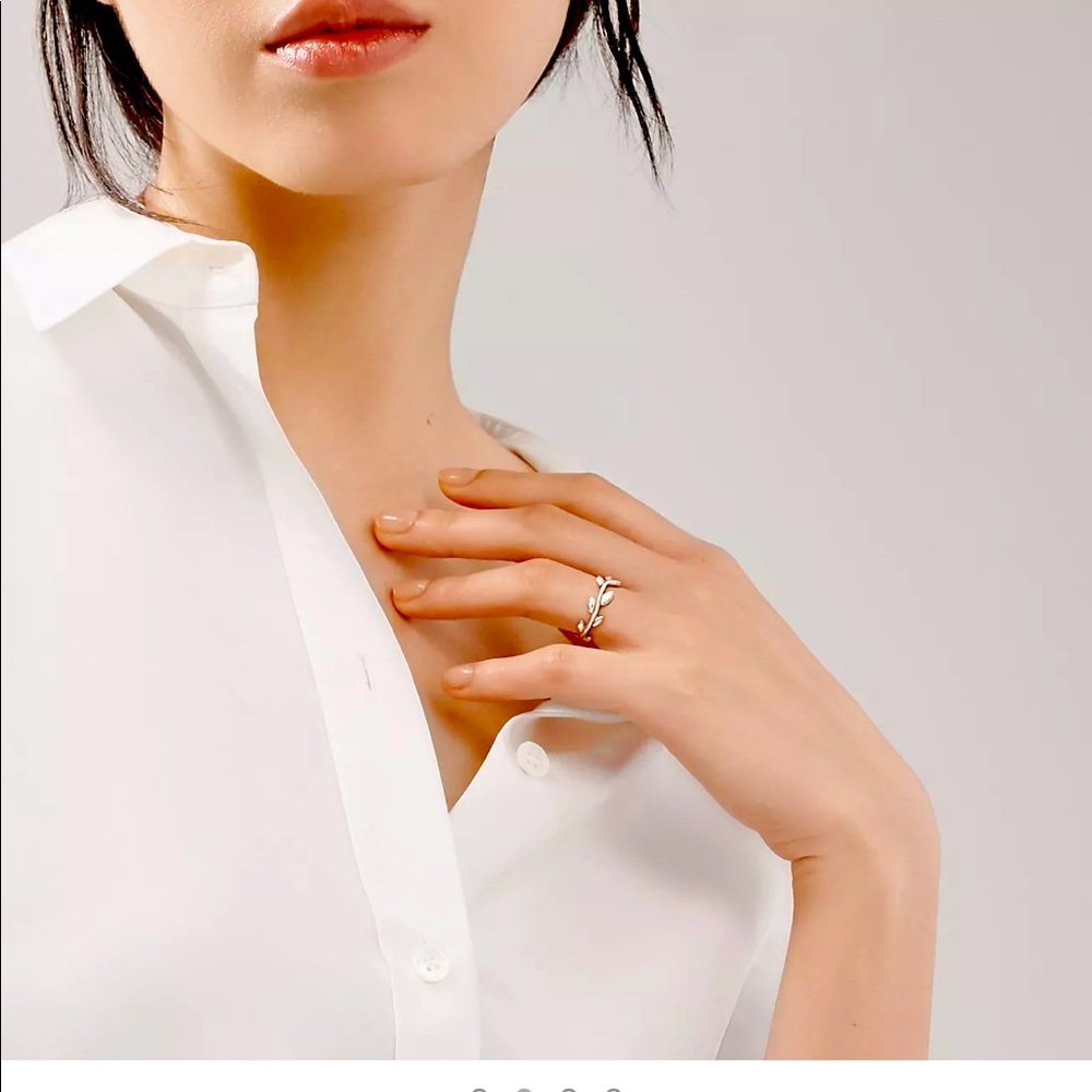 Authentic Tiffany's leaf band ring